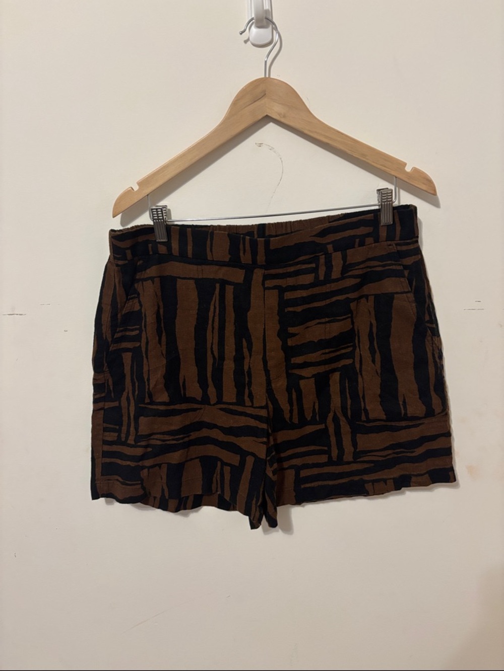 Banana Republic Black & Brown Linen  Shorts